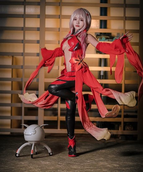 Mingmihoo model freie bild