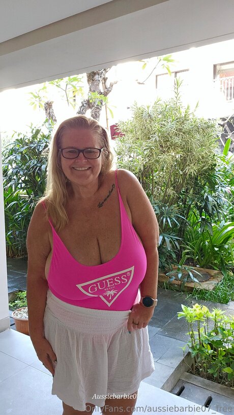 latina solo onlyfans kunst bild