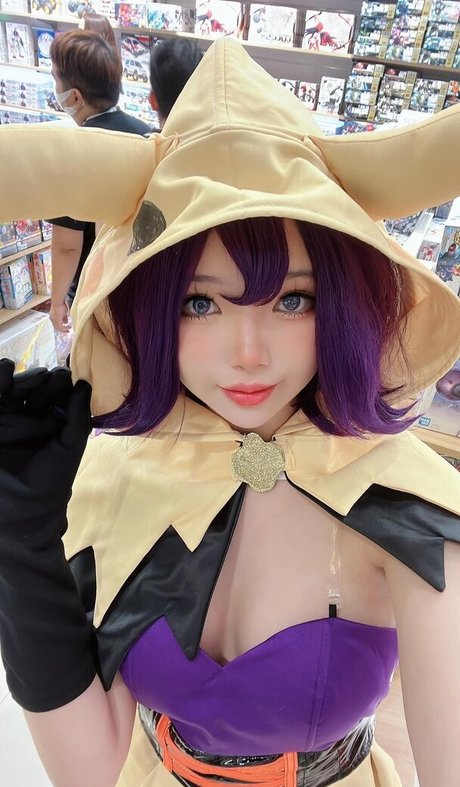 ZinieQ Cosplayer porno nette galerien