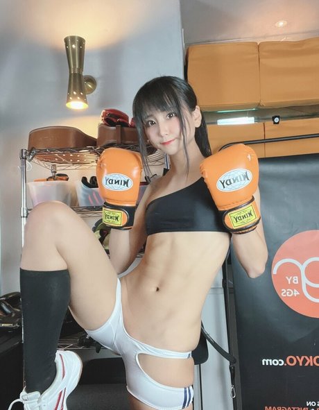 Yanagimaru model top fotos