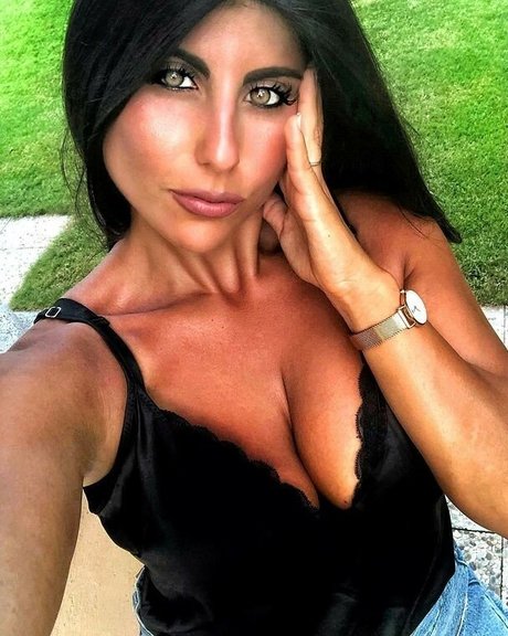 Valentina De Nucci hübsche pornographische galerie