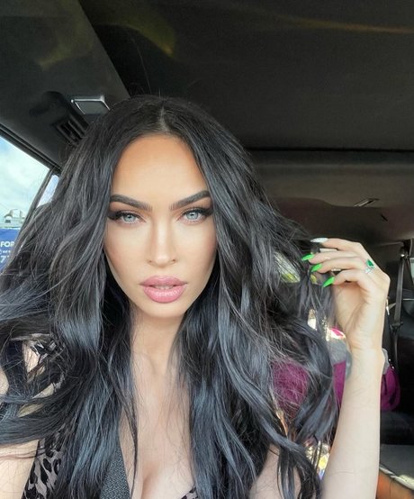 vollbusige onlyfans erotische pornografische fotos