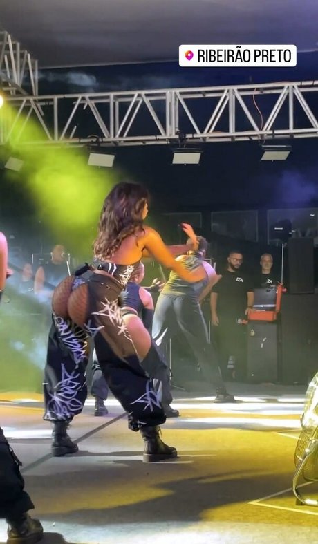 Iza Cantora exklusive erwachsene fotos