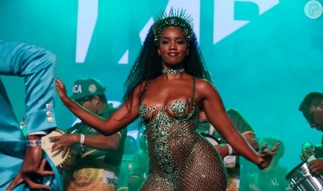 Iza Cantora nackt heiße bild