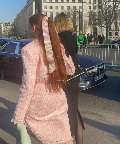 Madelaine Petsch schöne pornographische fotos