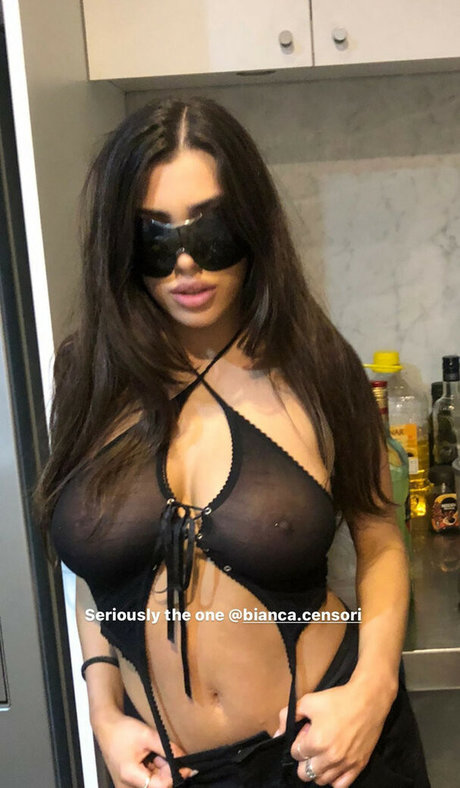 Bianca Censori erwachsene schöne bilder