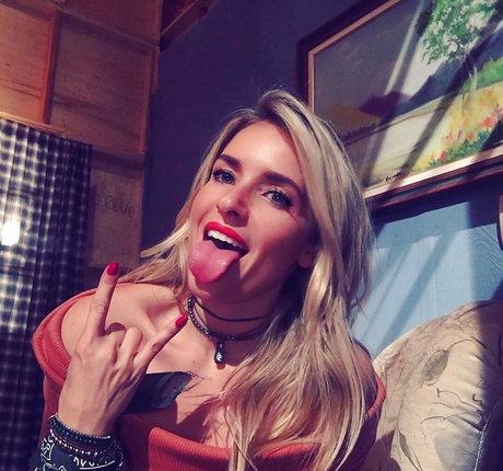 Monique Alfradique hübsche beste bild