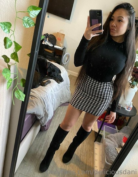 DeliciousDani xxx top bilder