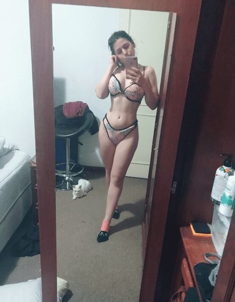 asiatische yoga-onlyfans schöne nette bild