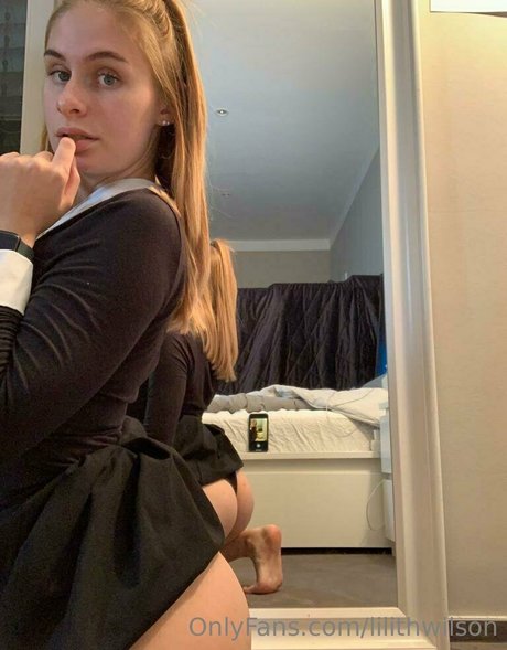 lilithwilson nacktheit nette bild