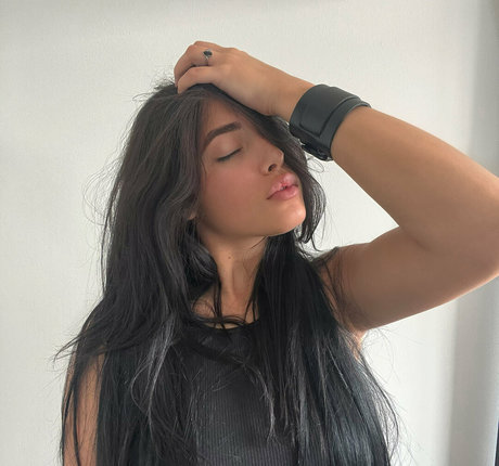 Daraanjelika xxx nackten fotos