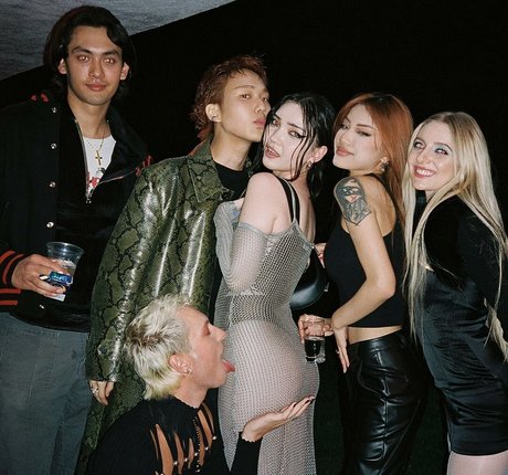 mädchen von nebenan nur fans xxx kunst bilder