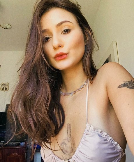 Emanuele Barros schauspielerin schöne galerien