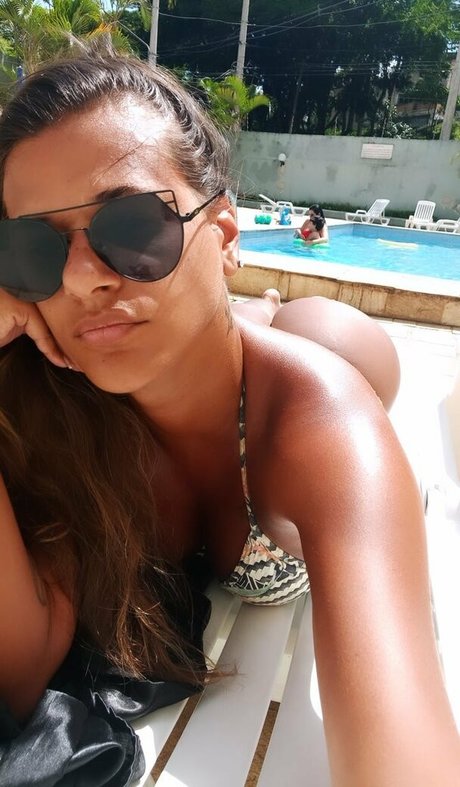 Caiala Tavares model pornografische fotos