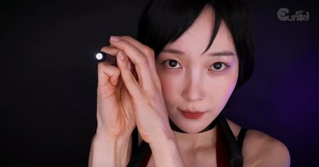 Eunzel ASMR pornostar hd bilder