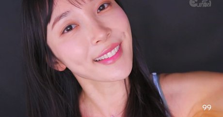 Eunzel ASMR kunst nacktheit galerie