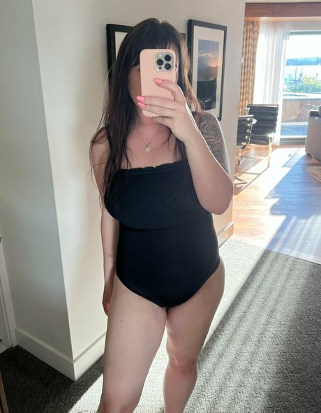 avajadeanderson schauspielerin exklusive bilder