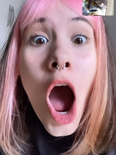 Juliakbarni pornostar nette bilder