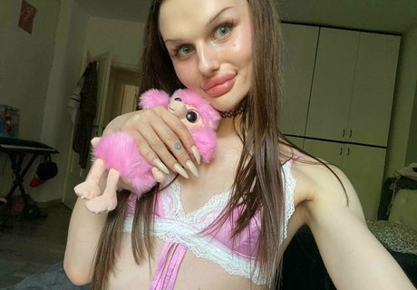 blonde college-onlyfans top hübsche galerie