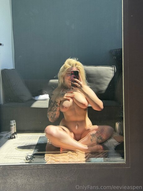 eevieaspen nackt foto