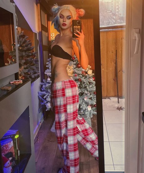 Andrasta nackt nette fotos