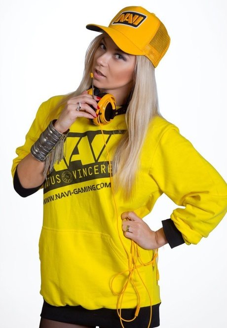 Polina Logunova perfekte kostenlose archiv