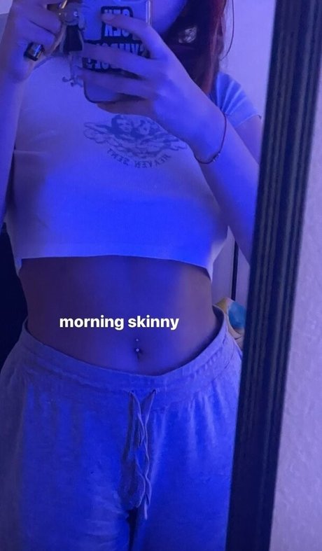 Chxrrychick model hd bild