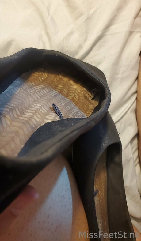 missfeetstink schauspielerin akt bild