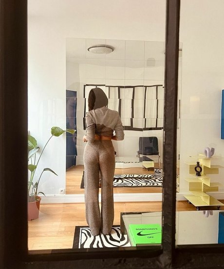 Agathe Auproux perfekte erotische foto