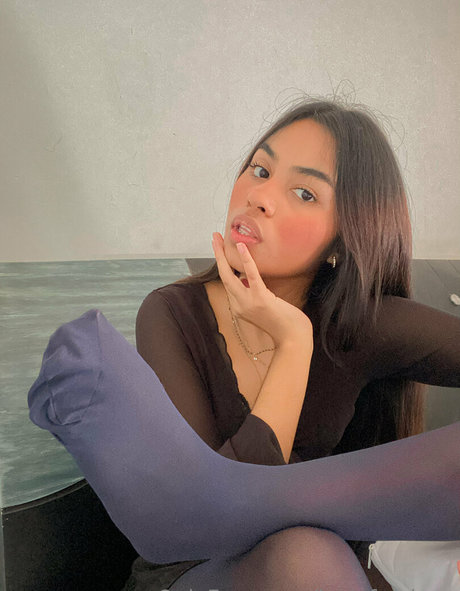 asiatische gilf-onlyfans erotische kostenlose bilder