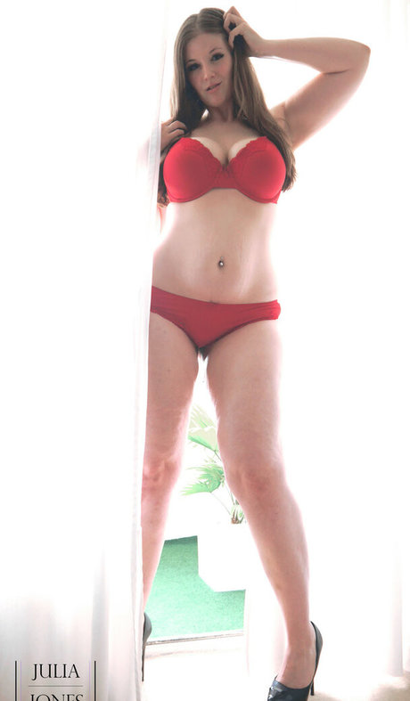 julia jones rocks hübsche beste foto