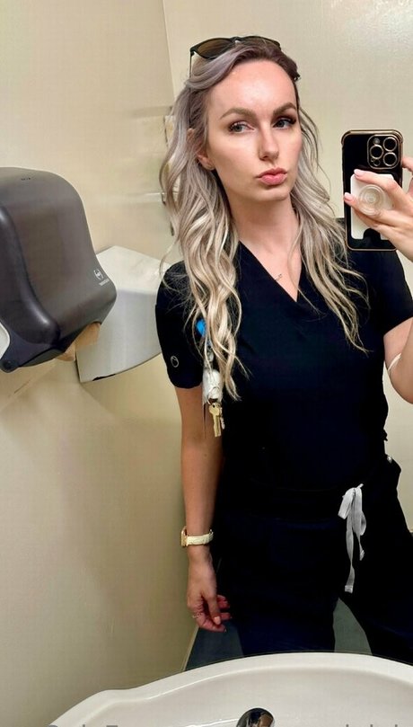nurseryleigh top sexy foto