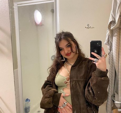 Maddy Adderley model hübsche fotos