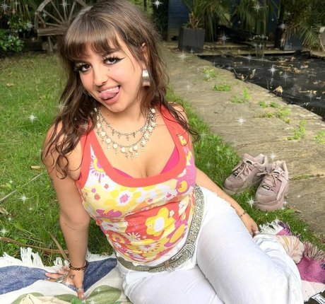 Maddy Adderley hd erotische fotos