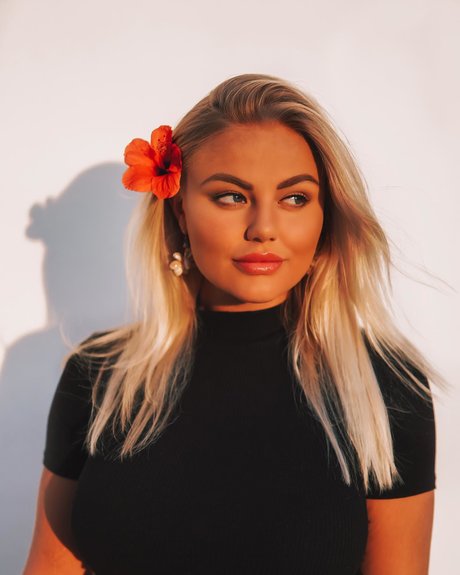 Julia Markham sexy schöne bilder