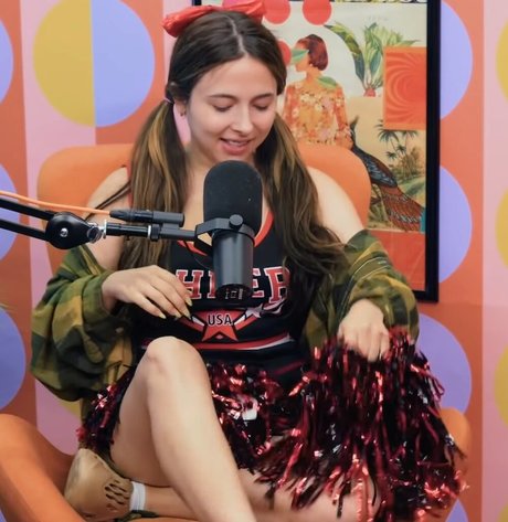 Esther Povitsky xxx archiv