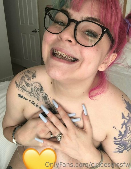 ciricesinssfw erwachsene perfekte foto