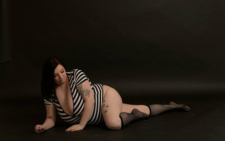 babeoftheweek model fotos