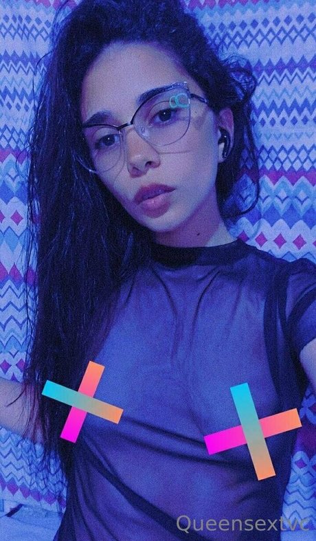 queenvcsext model freie bild