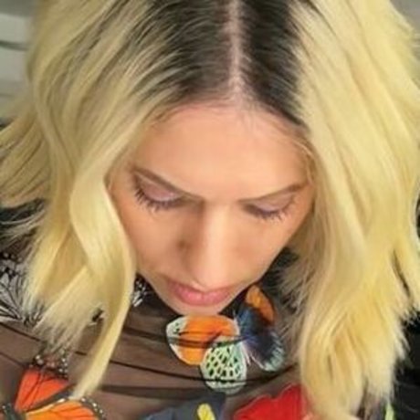 Hila Klein nacktheit akt galerien