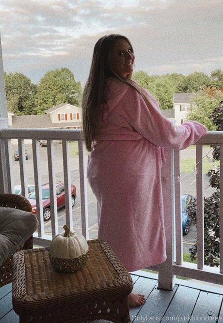 blonde tattoos nur fans sexy akt bilder