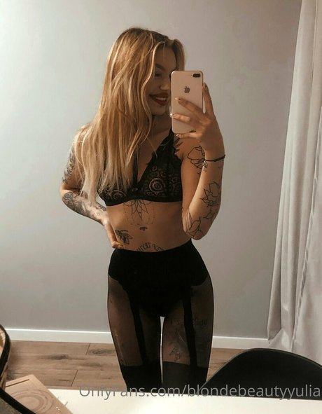 große blonde onlyfans sexy heiße galerie