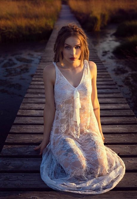 Dahlia Rex erotische akt bilder