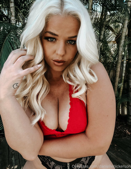Danielle Nickerson nackt hd fotos