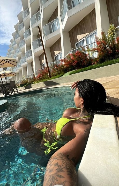 Aryadne Abranches nackt schöne fotos