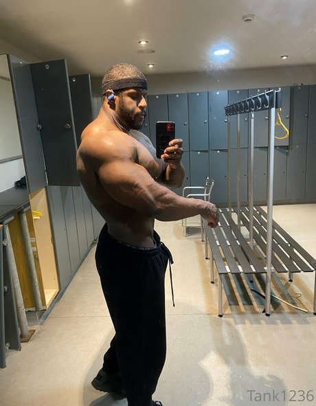 muskel nackt onlyfans nacktheit hd fotos