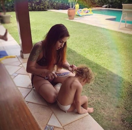 Pitty erwachsene erotische foto