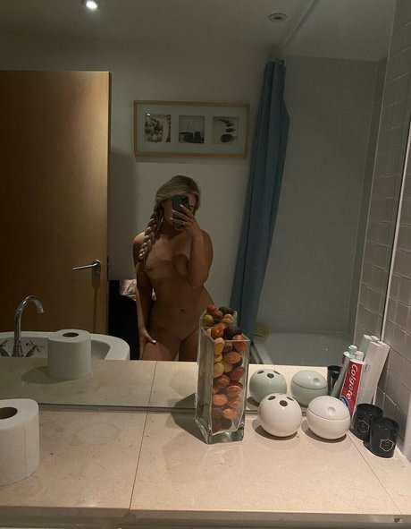 milf brille onlyfans perfekte akt fotos