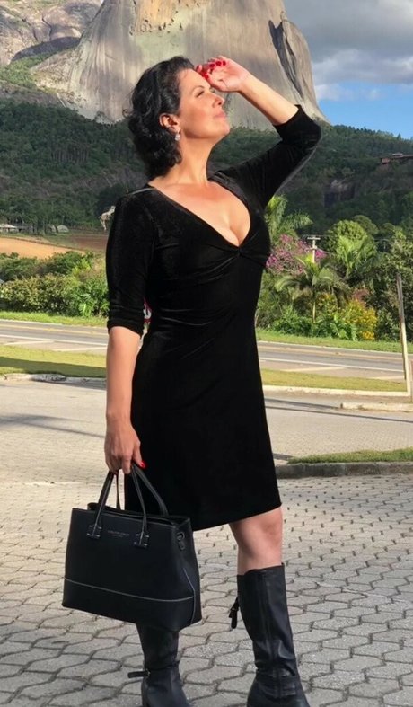 milf nackt onlyfans porno kostenlose bild