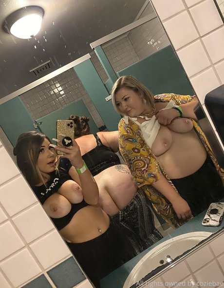 Coziebae hübsche pornostar fotos